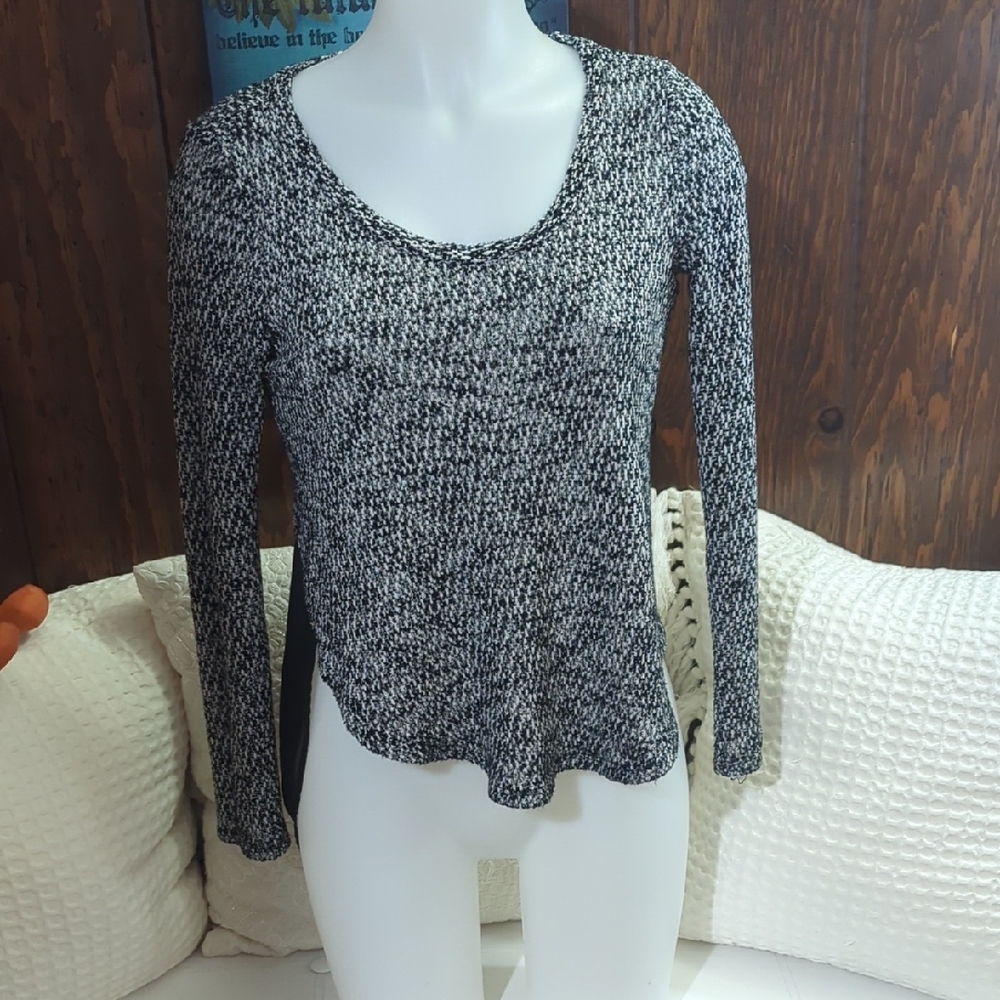Size S Lush Black and White Long Sleeve Knit Top - Picture 3 of 15